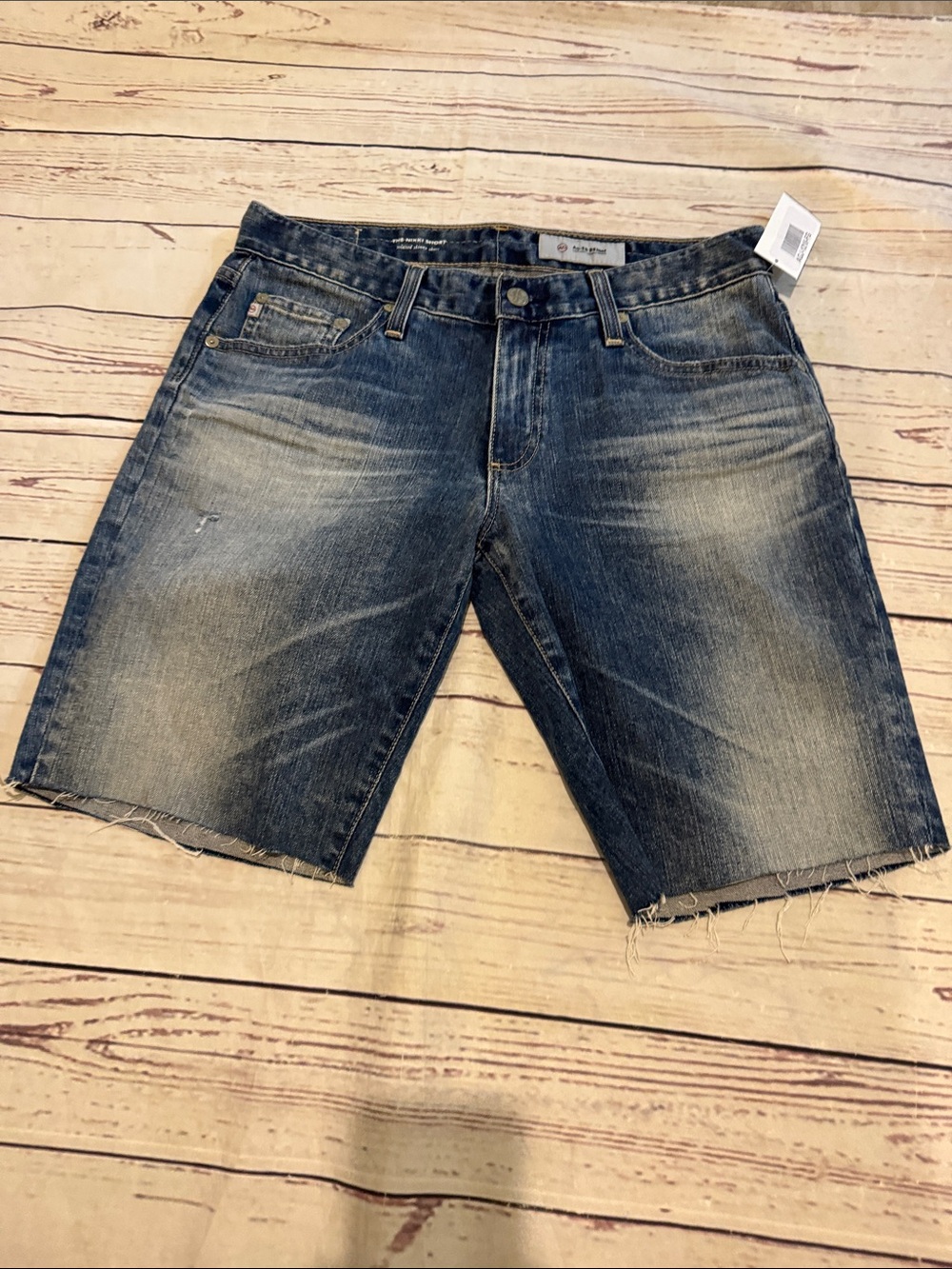 NEW AG Adriano Goldschmied The Nikki Short Size 27
